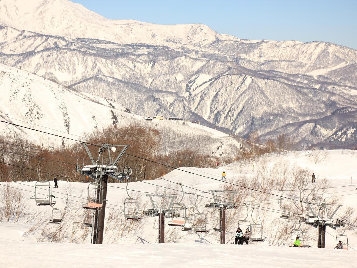 Отель Hakuba Tsugaike Sunrise Tanne Отари Экстерьер фото
